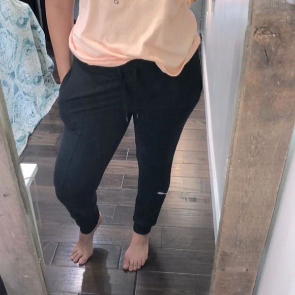 BCG medium cozy lounge joggers with drawstring - Picture 3 of 5